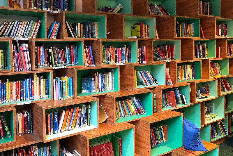 Bücherwand